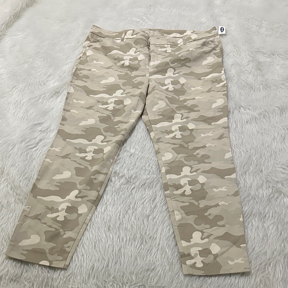 Old Navy Women's High Rise Camouflage Jeans - Beige and Cream